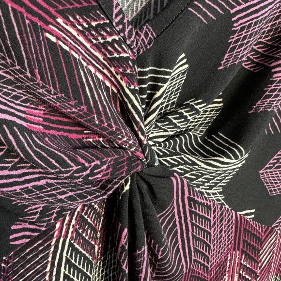 Banana Republic Factory Women's Sleeveless V-Neck Knot Blouse Multicolor Small - Picture 2 of 10